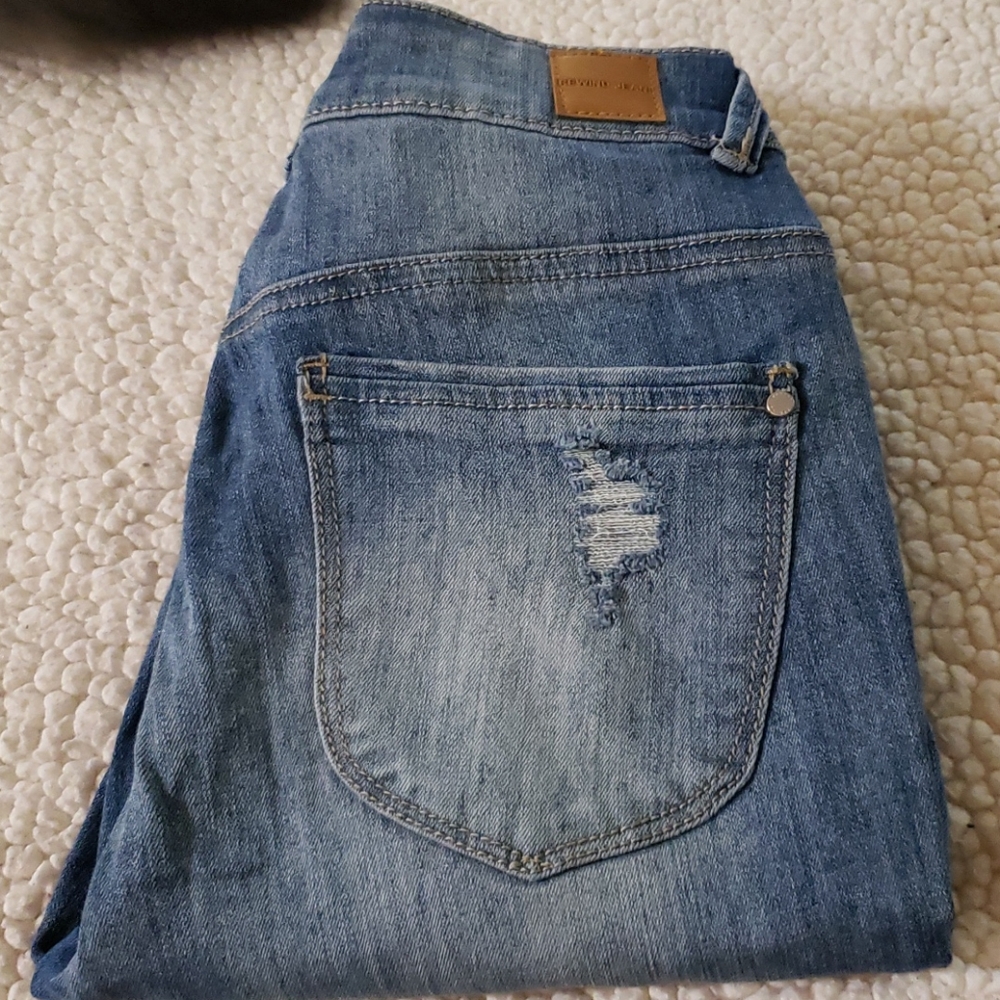 Capris - Picture 3 of 4